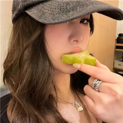 蒂拉和兰妮劫火车